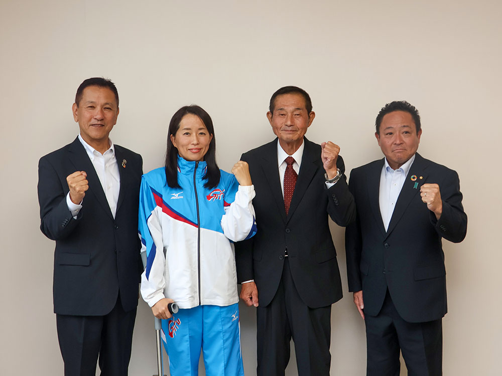 古山さんと小坂市長ら