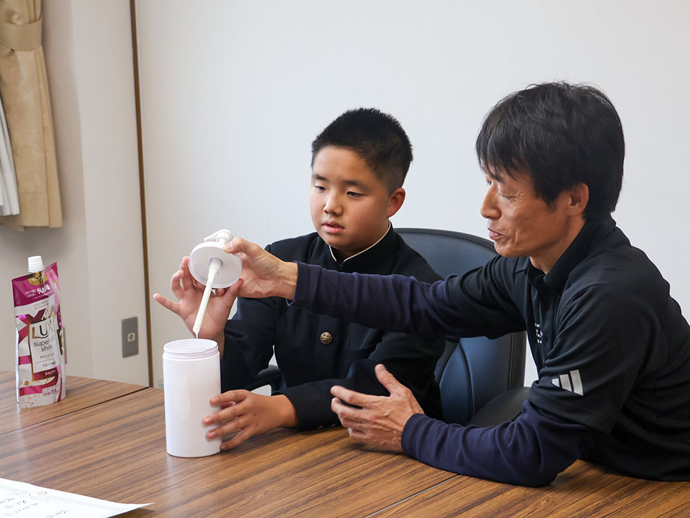 説明をする田北さん