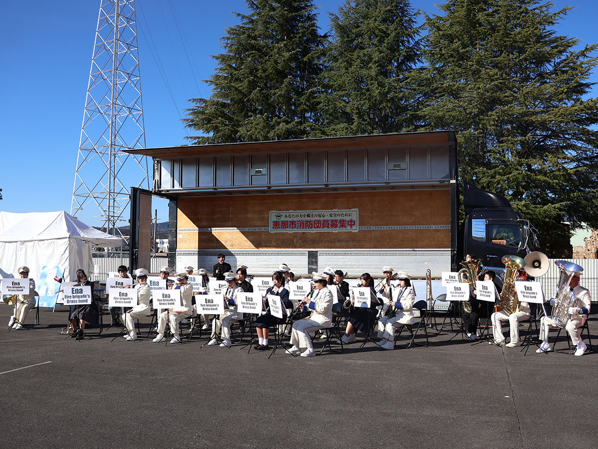 20251129音楽隊の演奏