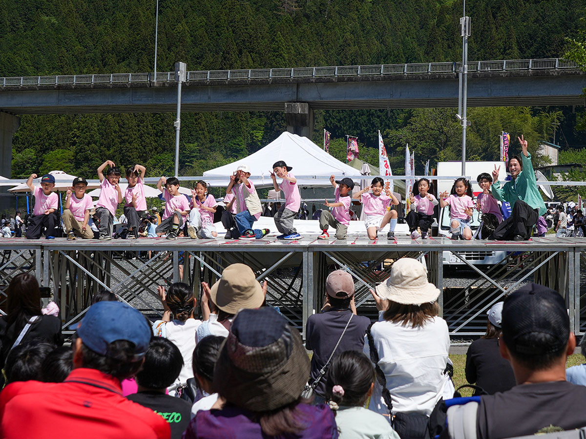 キッズダンスも披露