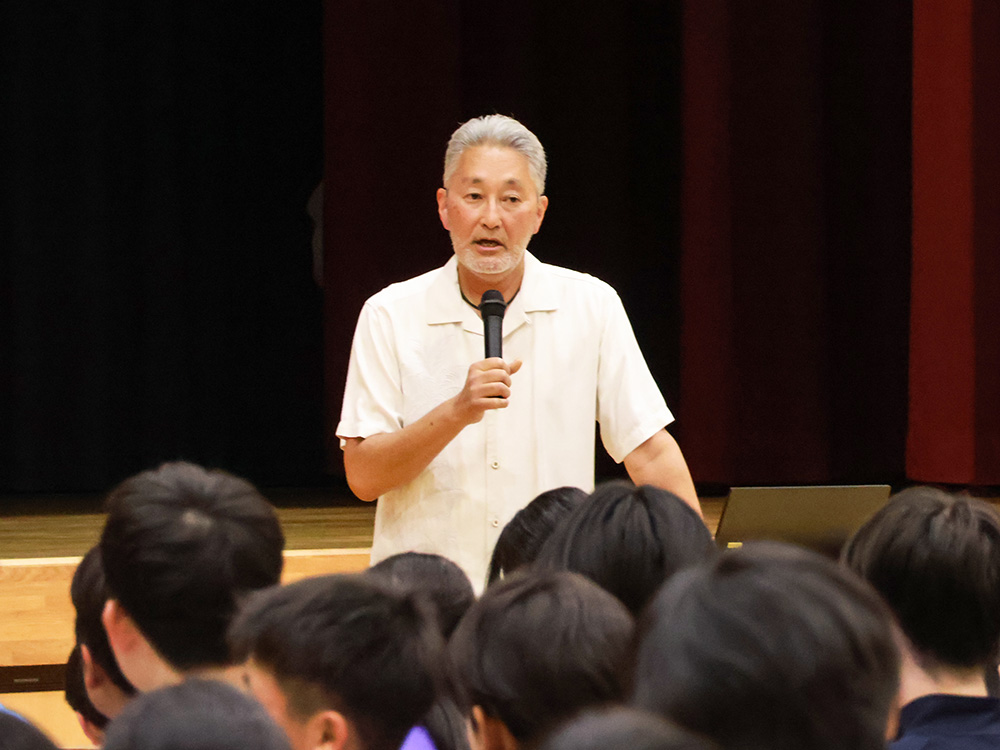 夢を持つことの大切さを話す平井一夫さん