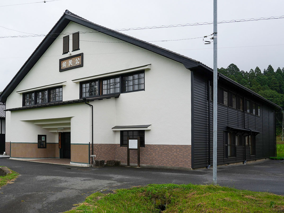 宮盛座正面塗装
