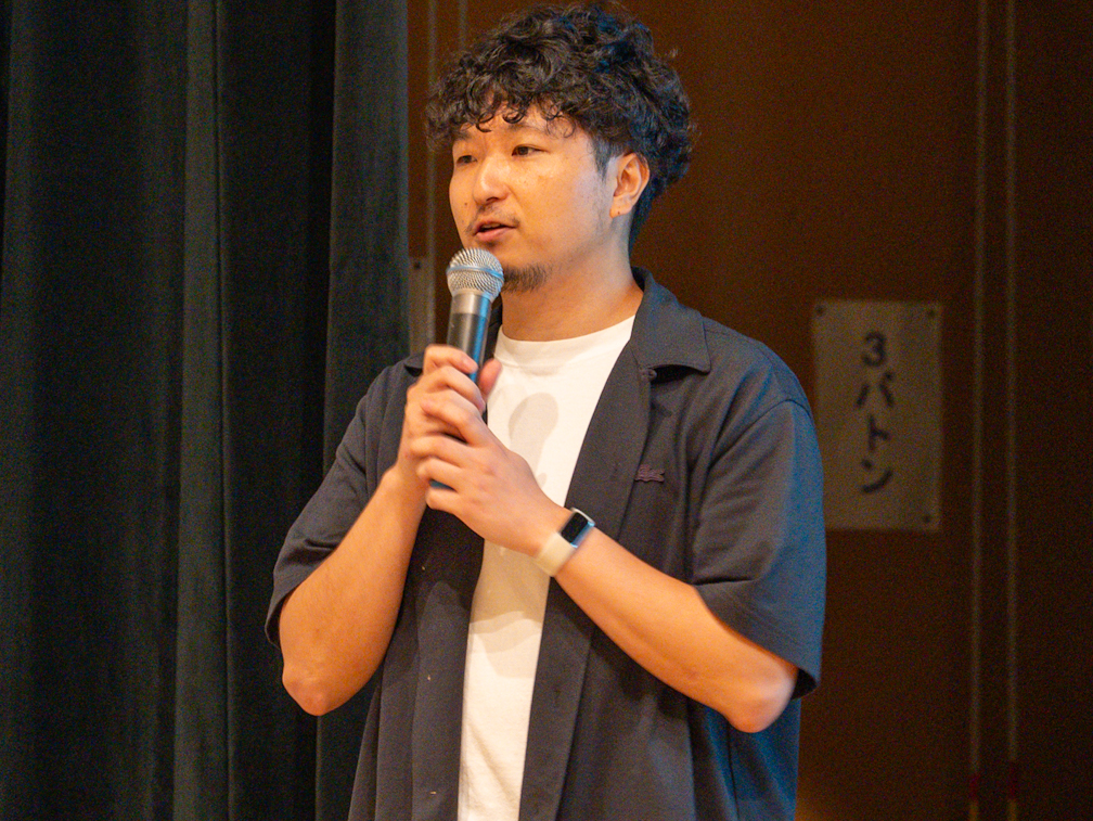 発表する下川隊員