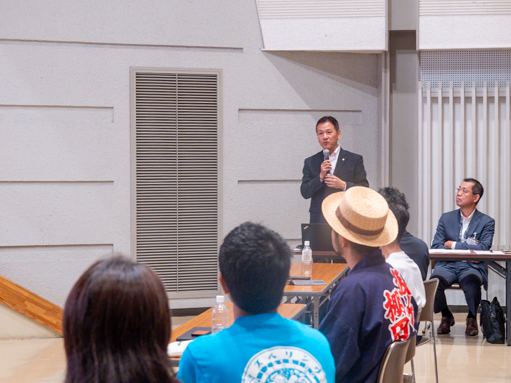 感想を述べる小坂市長