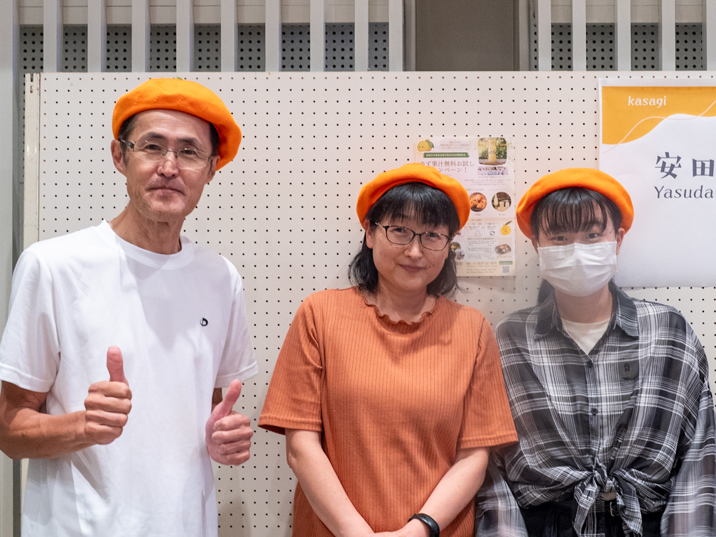 販売を手伝ってくれる地域の皆さん