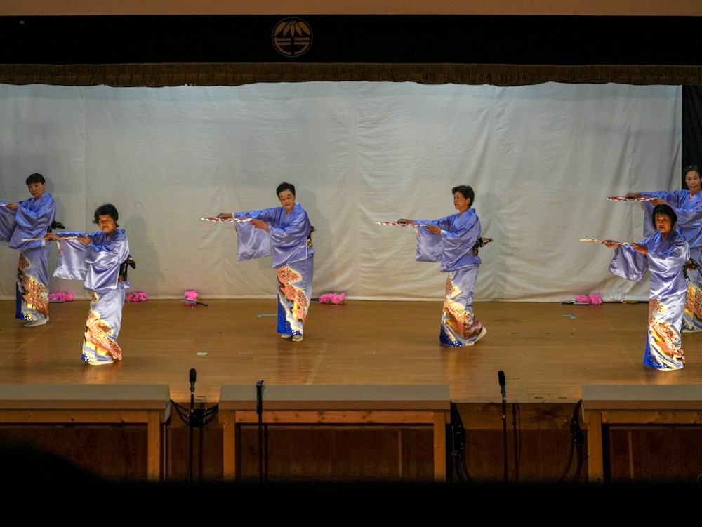 豊精会による民踊