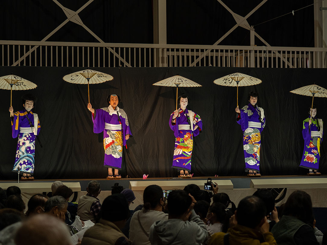 「青砥稿花紅彩画 稲瀬川勢揃いの場(あおとぞうしはなのにしきえ いなせがわせいぞろいのば)」