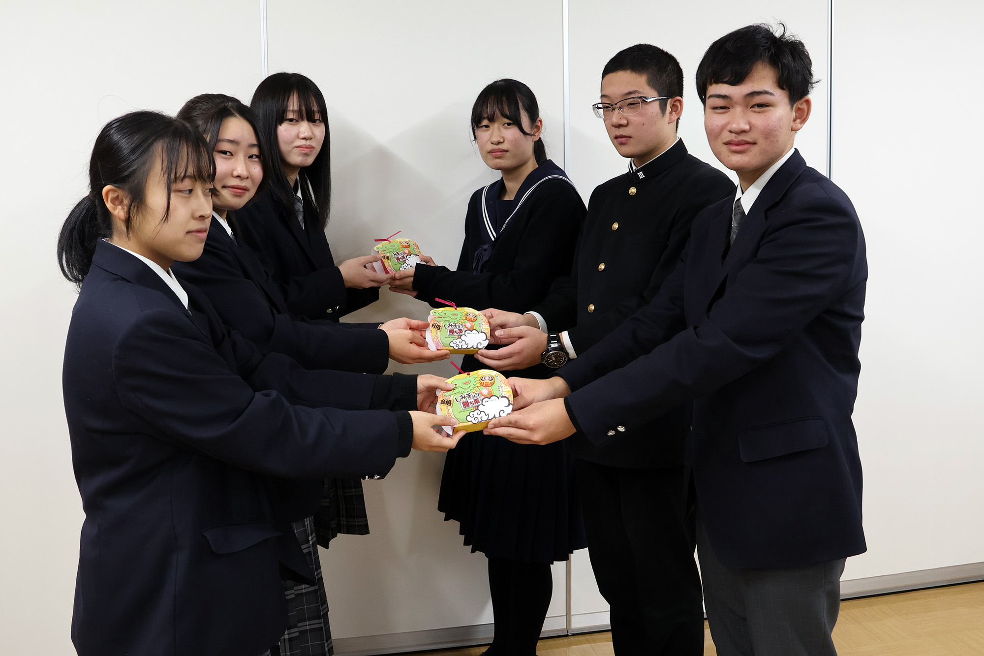 しみチョコ勝ち栗を渡す