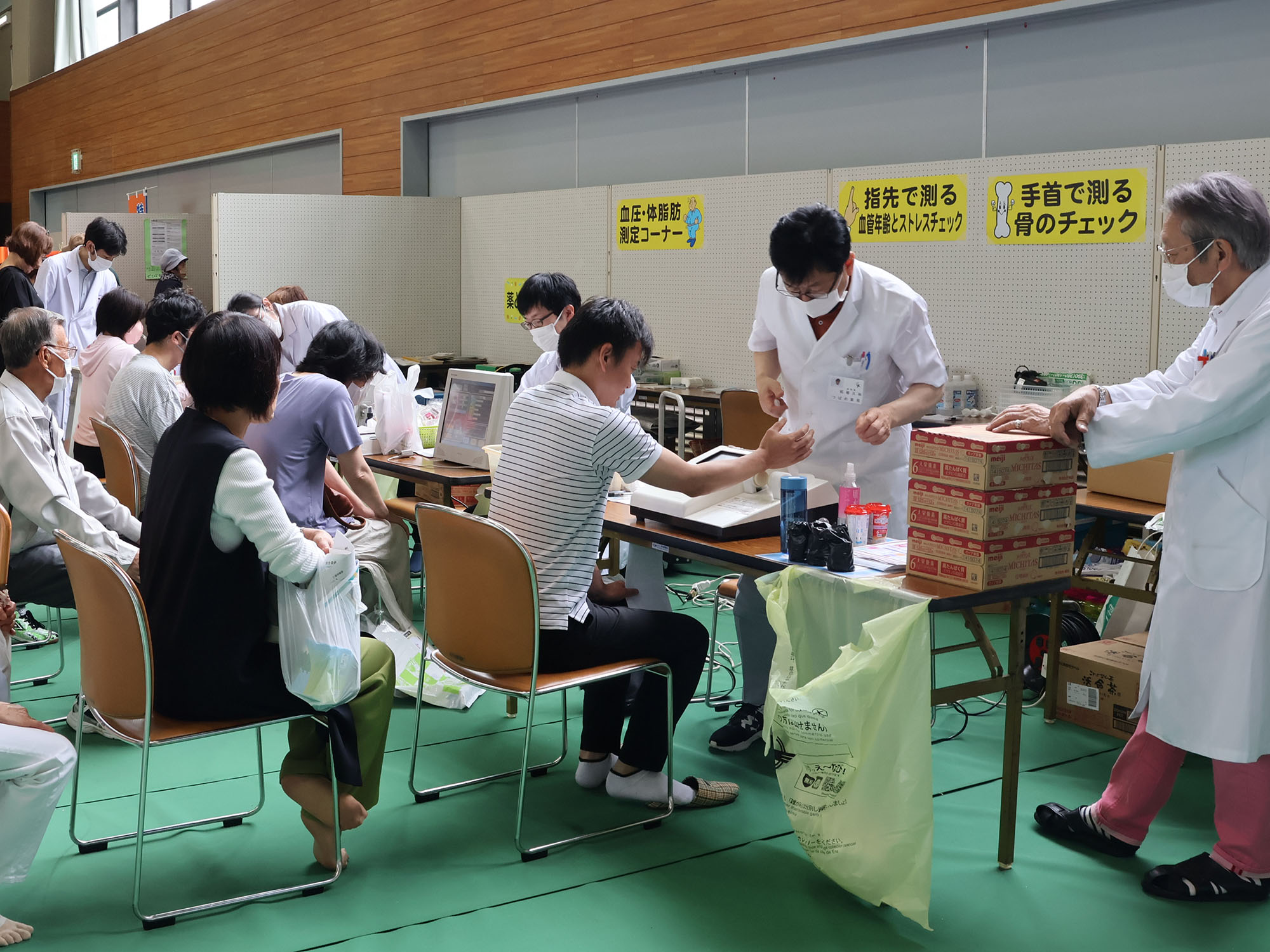 血圧や体脂肪の測定コーナー