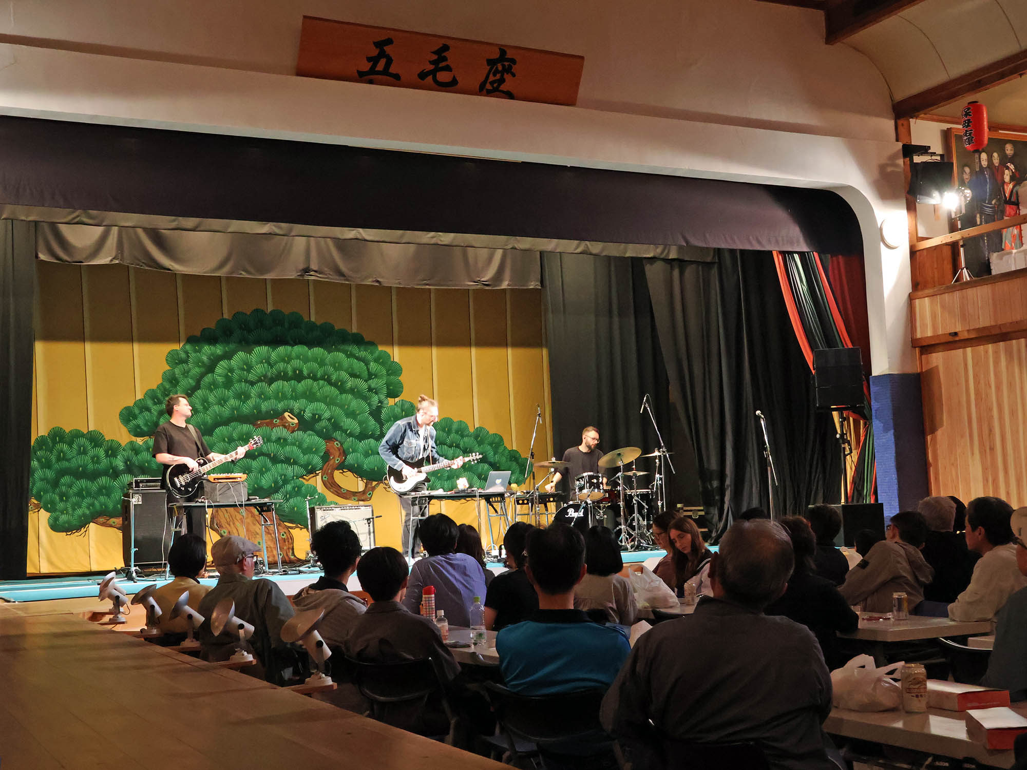 演奏中するMM3