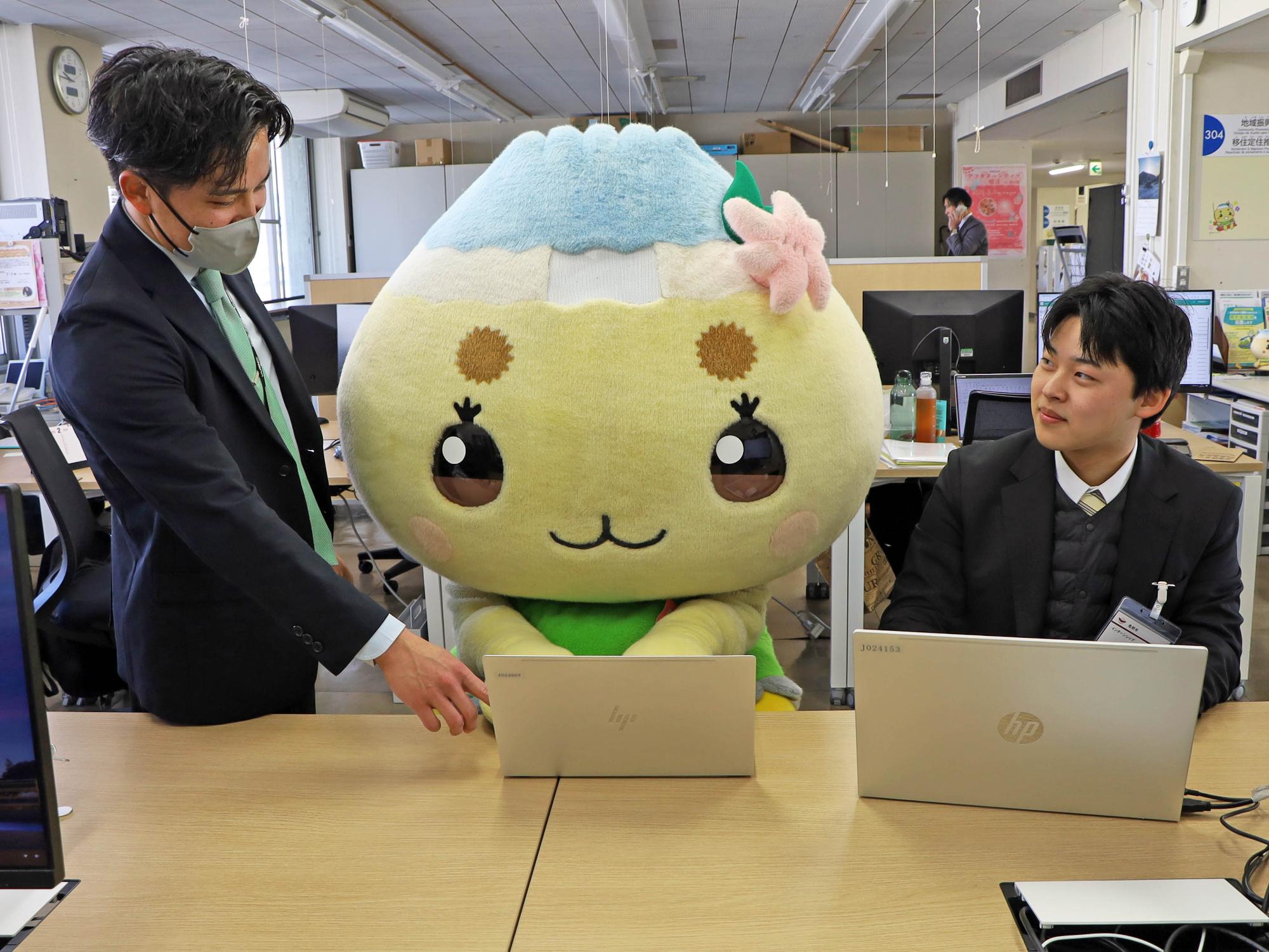 エーナもアカウント作成に挑戦!