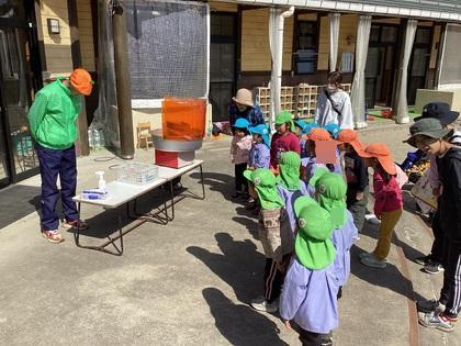 ミッチーさんにお礼を言います。