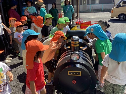 汽車の見学
