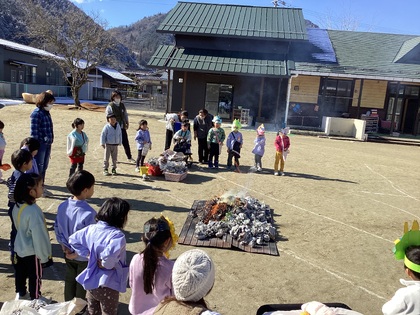 馬酔木を燃やす