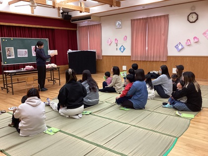 絵本読み聞かせ