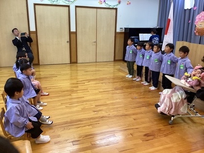 ぞう組さんから歌のプレゼント