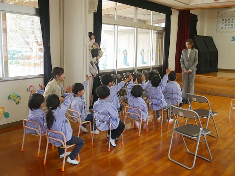 進級式で返事をする