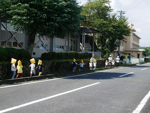 コミュニティーセンターまでの道