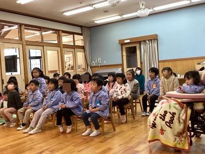 パネルシアターに夢中の子ども達