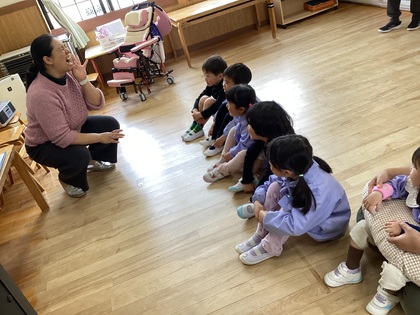 英語の活動をしているところ。