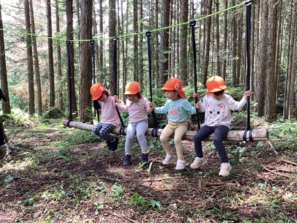 3歳児5人ブランコ