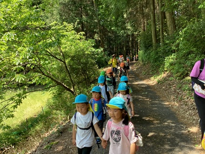 山道は涼しいな2