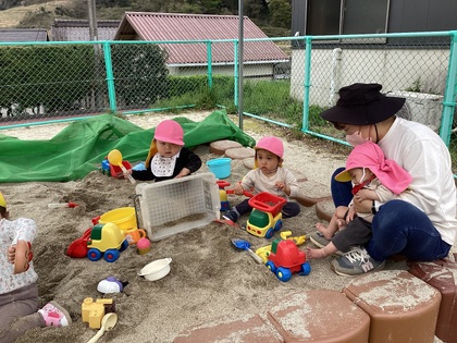 ひよこ組砂場遊び