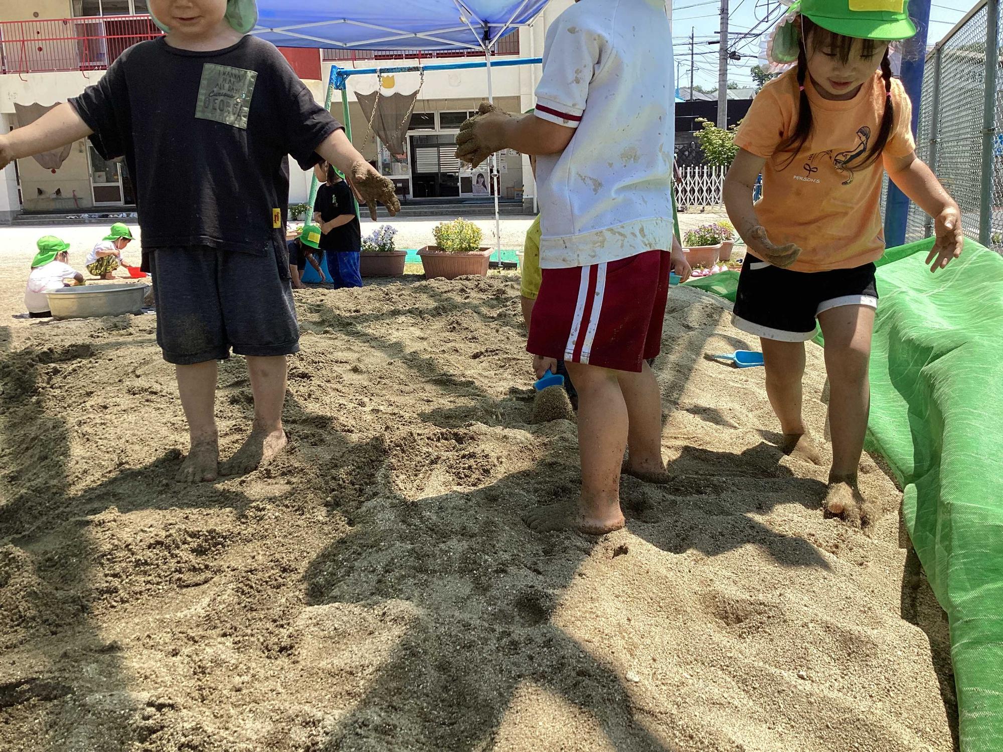 砂は気持ちいいな
