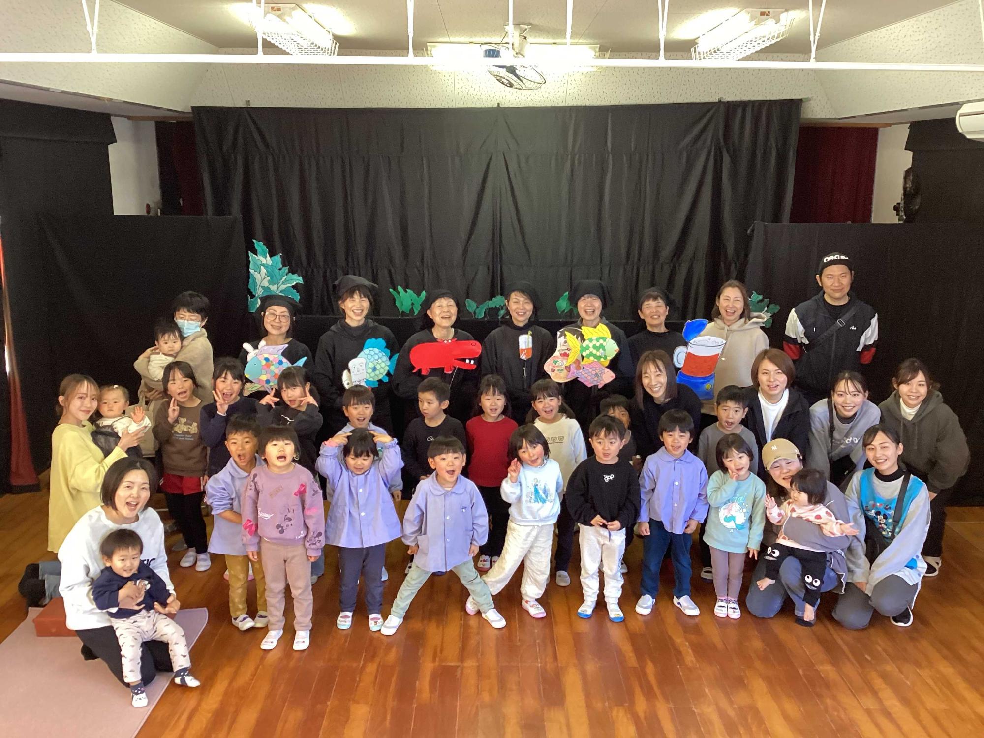 みんなで人形劇見たよ