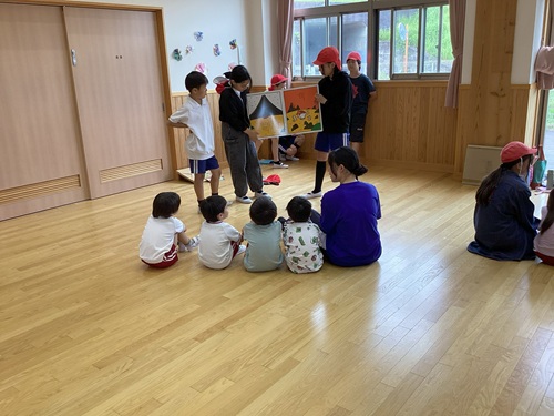 6年生による読み聞かせ
