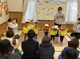 プリンであらどーもを楽しく踊っている