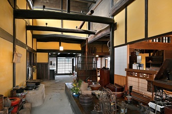 土間と店、台所の写真