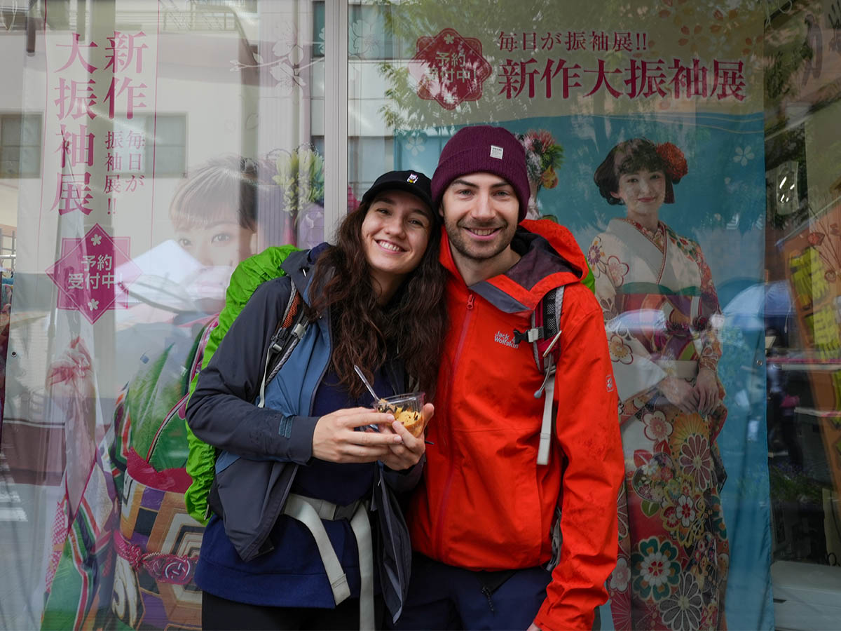 栗フェスを楽しむ外国人旅行者