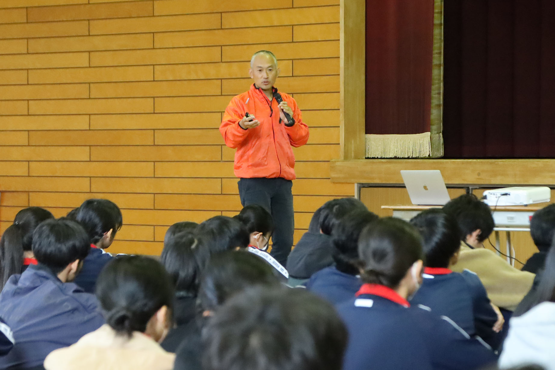 講師の辻晃一さん