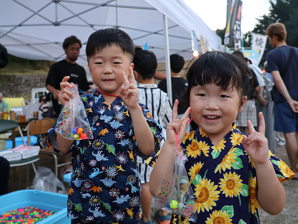 中野方町夏祭りで楽しむ子どもたち