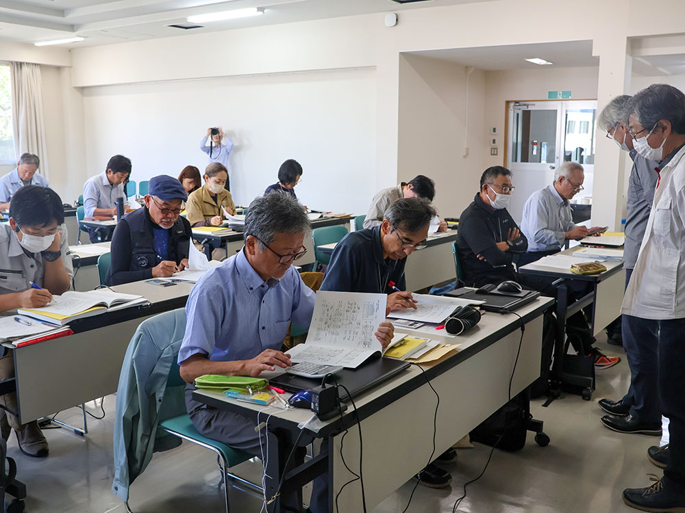 建設事業者らが木造住宅の耐震化を学ぶ