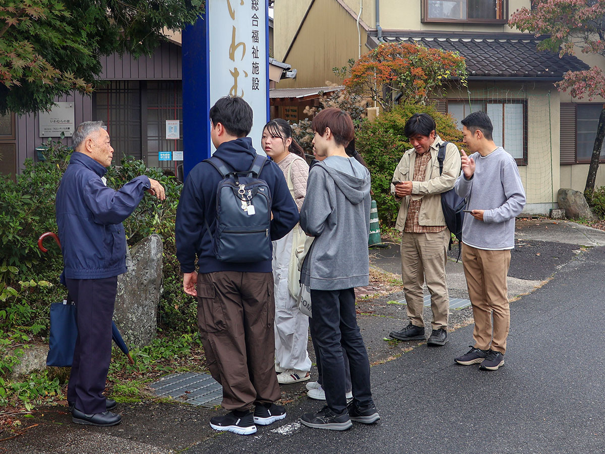 鈴木先生と町歩き