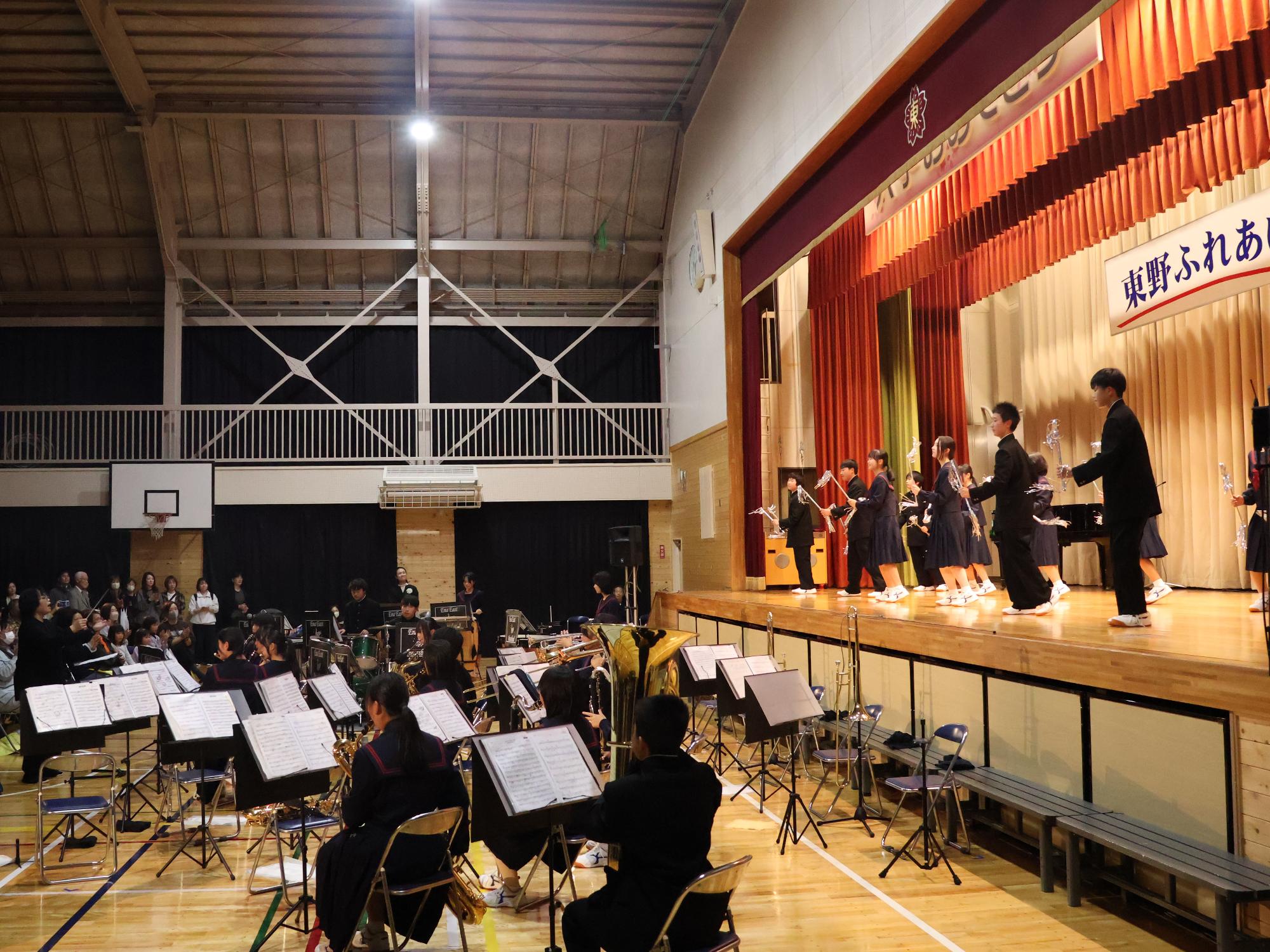 恵那東中吹奏楽部による演奏