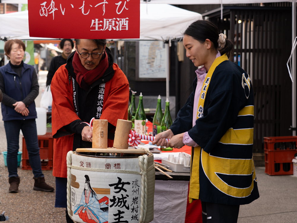 福女による鏡開き