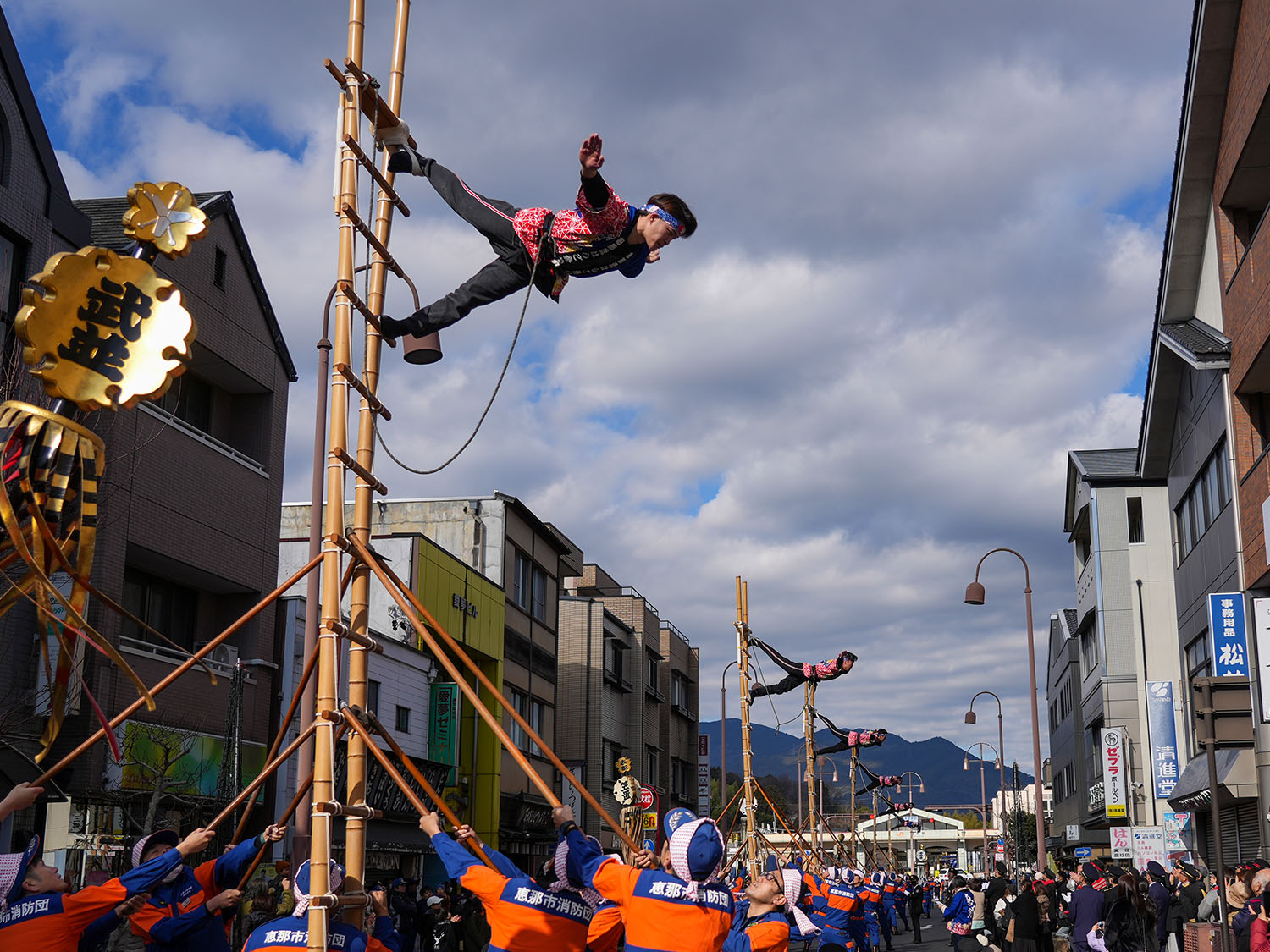 トビはしご登り