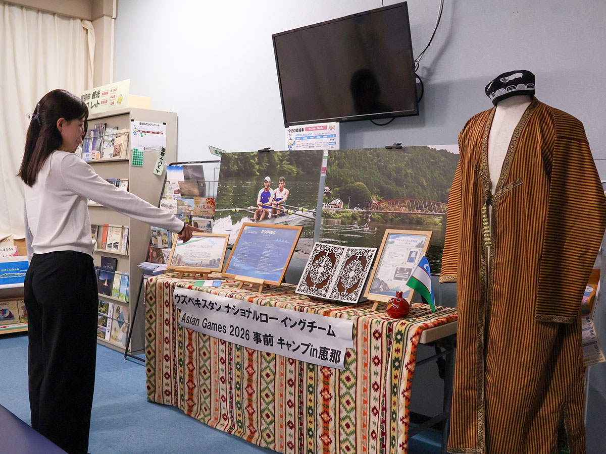 市役所休憩スペースで展示