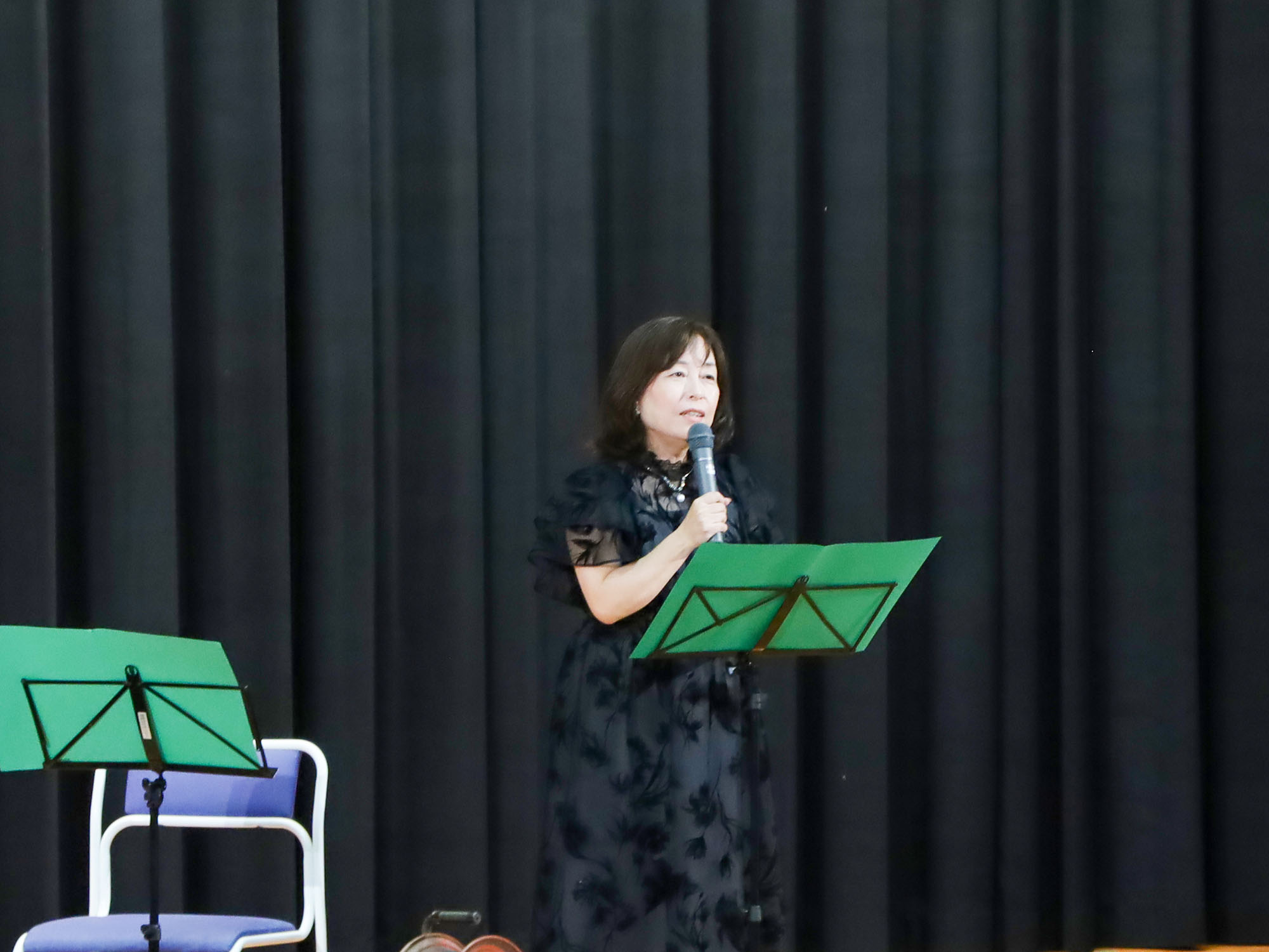 音楽との向き合い方を話す岡田さん