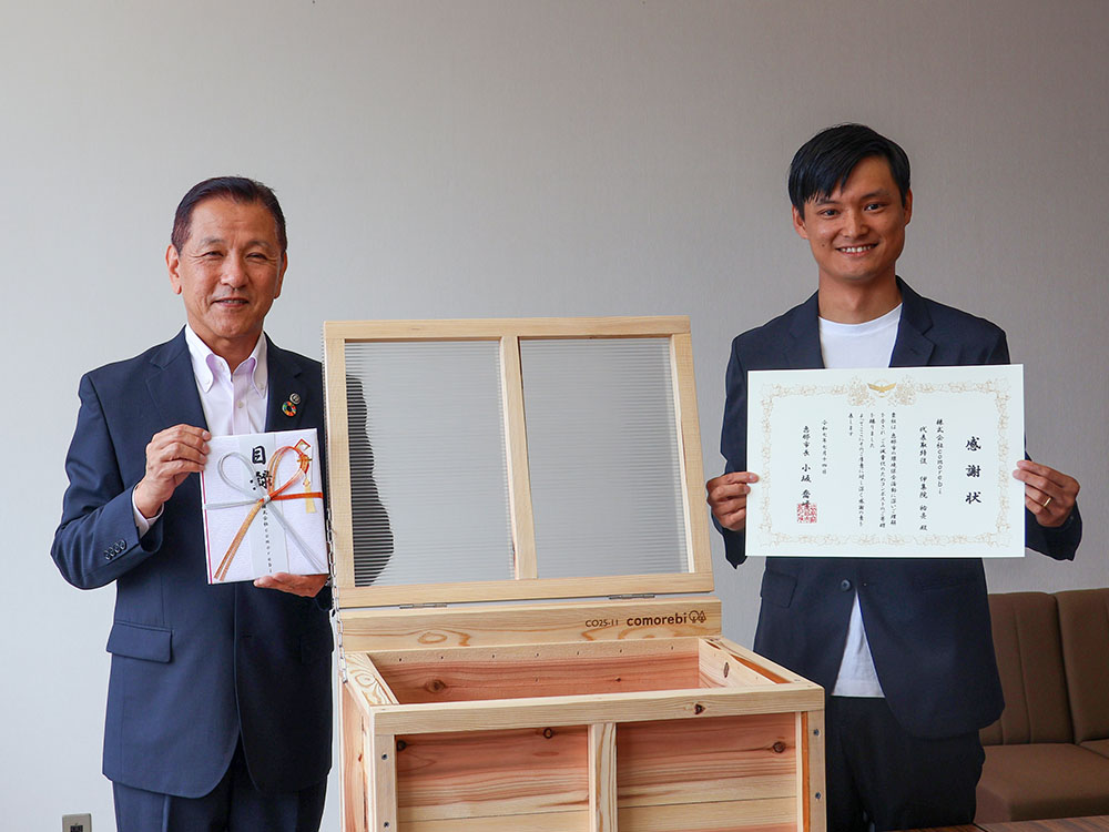 市役所ロビーに展示されたラリーカー