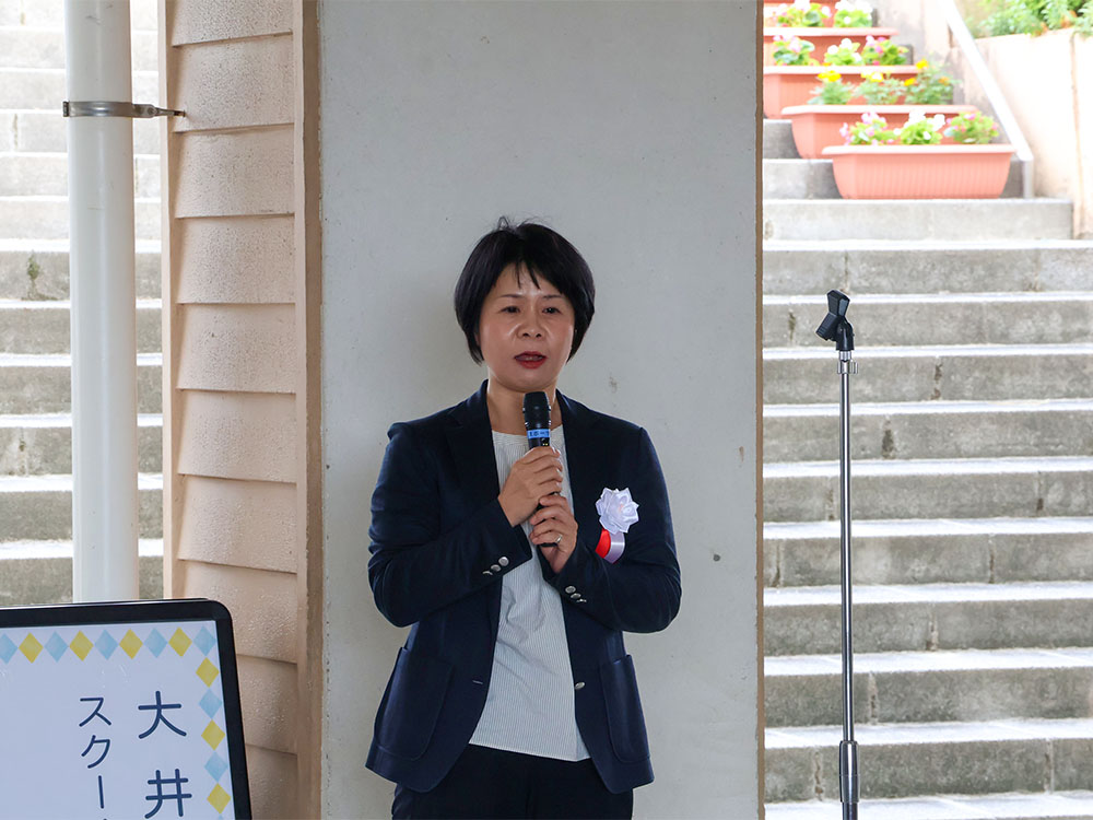 お礼の言葉を伝える渡邉校長先生