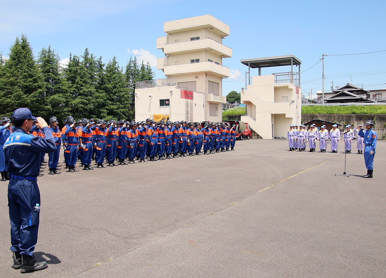 今回参加した市消防団員約130人