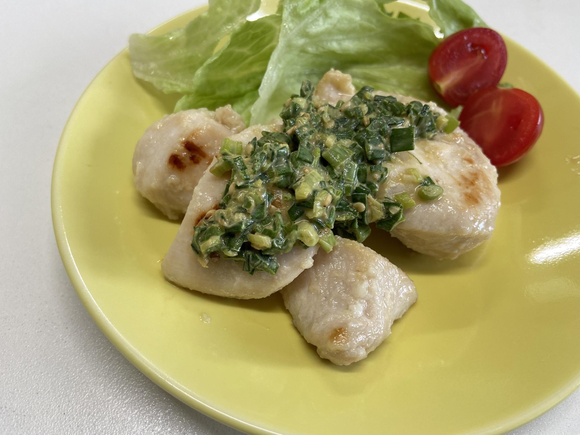 恵那鶏の塩麴焼きネギ味噌ソースがけ