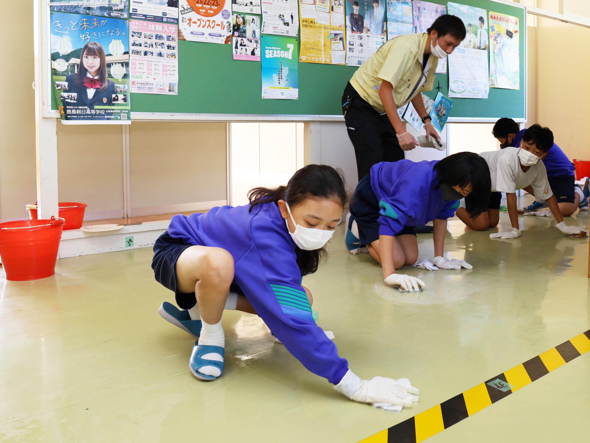 中学　掃除 掃除を通して心を磨く」明智中学校で掃除に学ぶ会を開催／ようこそ恵那市へ｜恵那市公式ウェブサイト