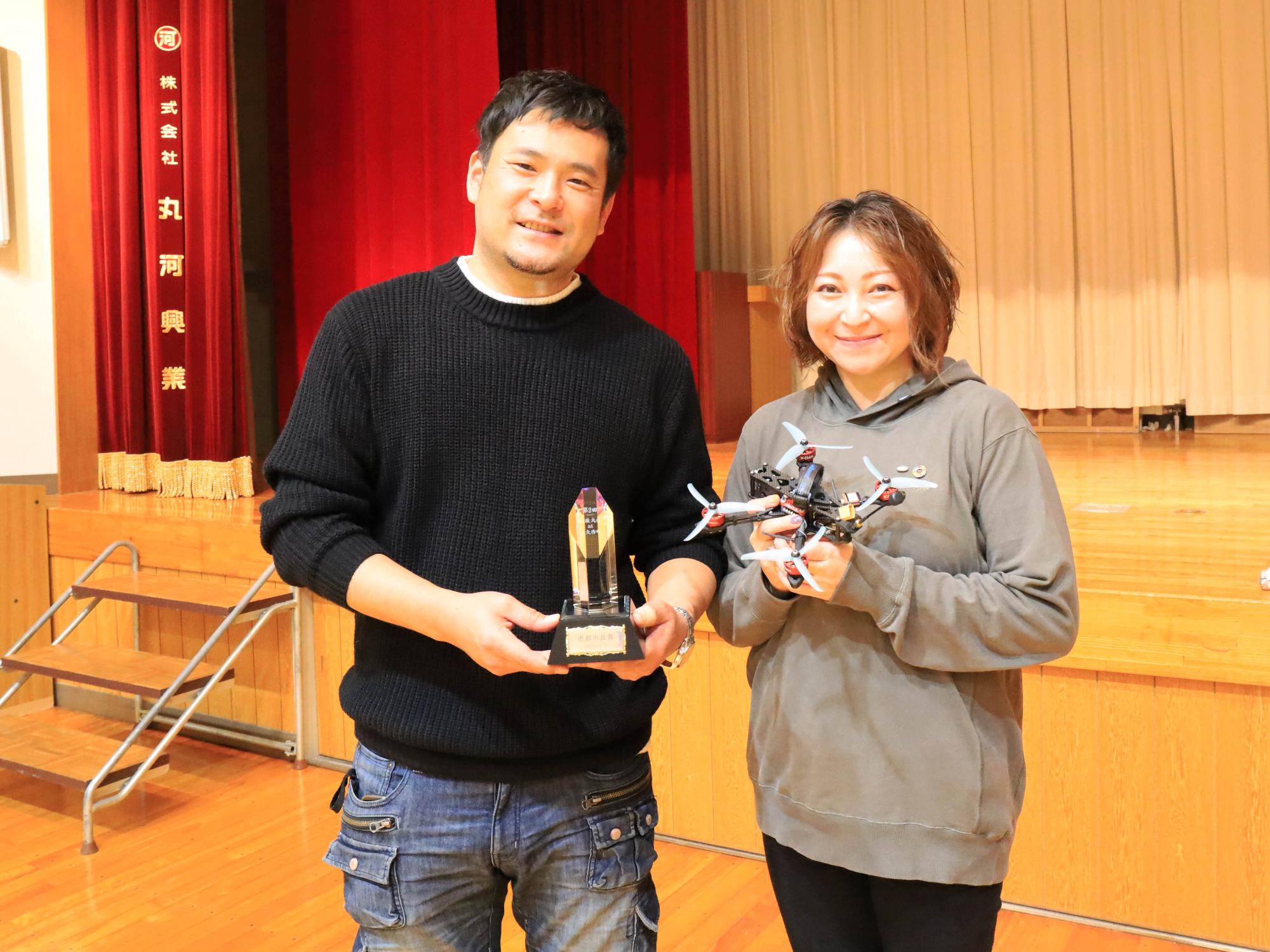 優勝した岡田さんと上野さん