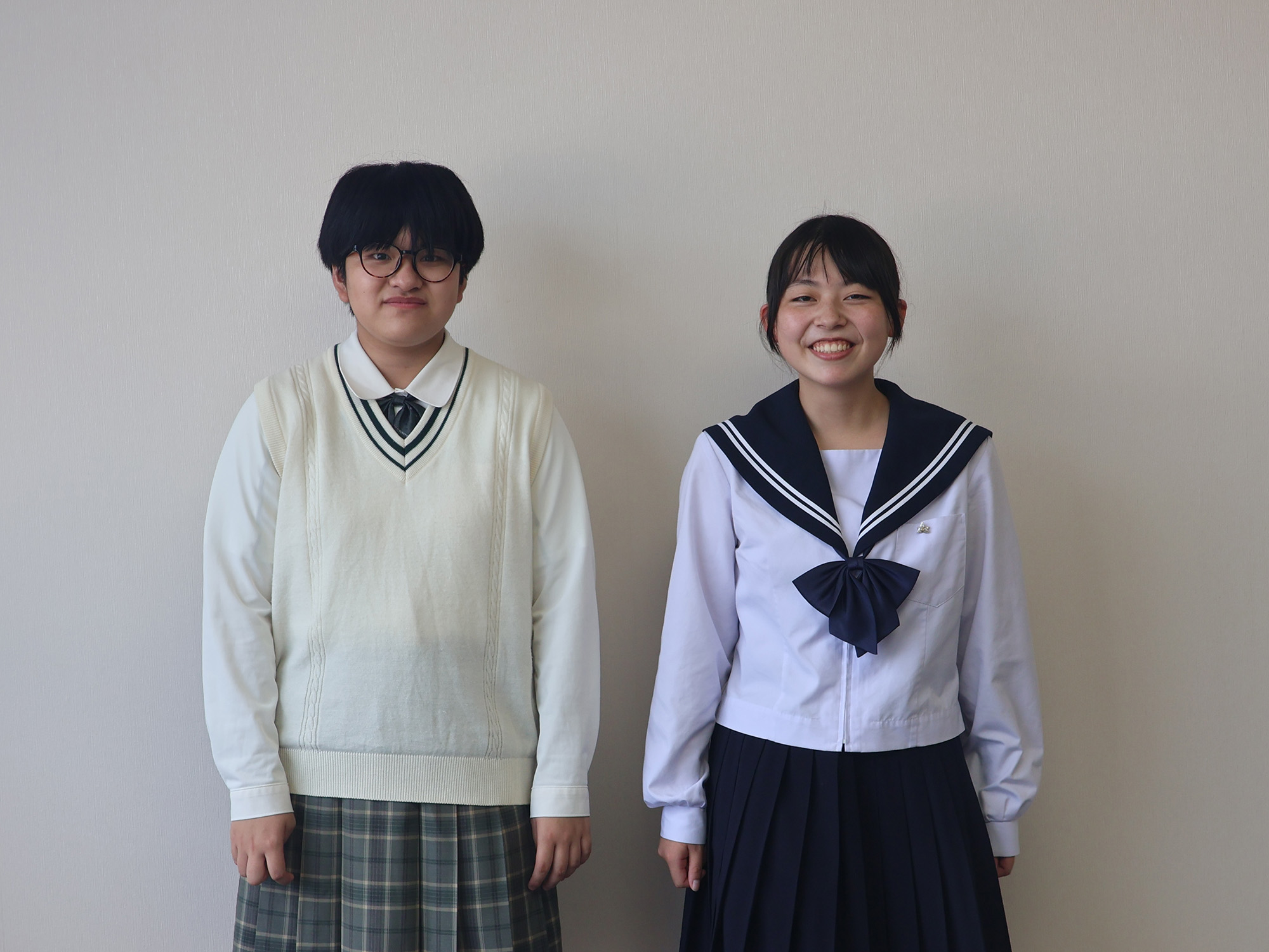 笑顔を見せる大島さんと古根さん