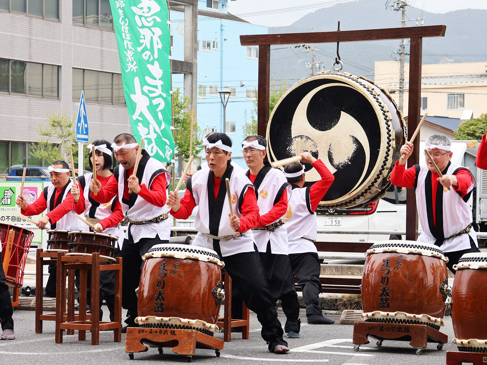 恵那のまつり太鼓の演奏